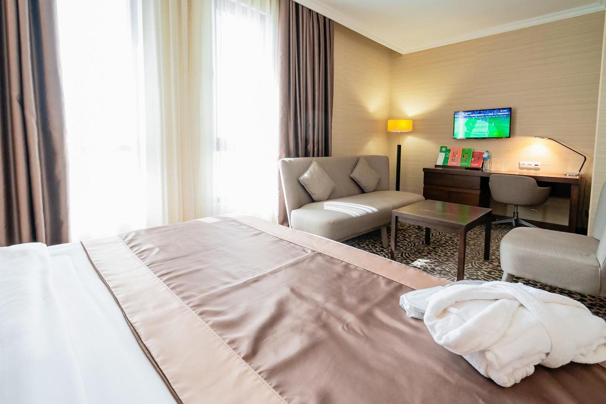 Holiday Inn Aktau By Ihg Exterior foto