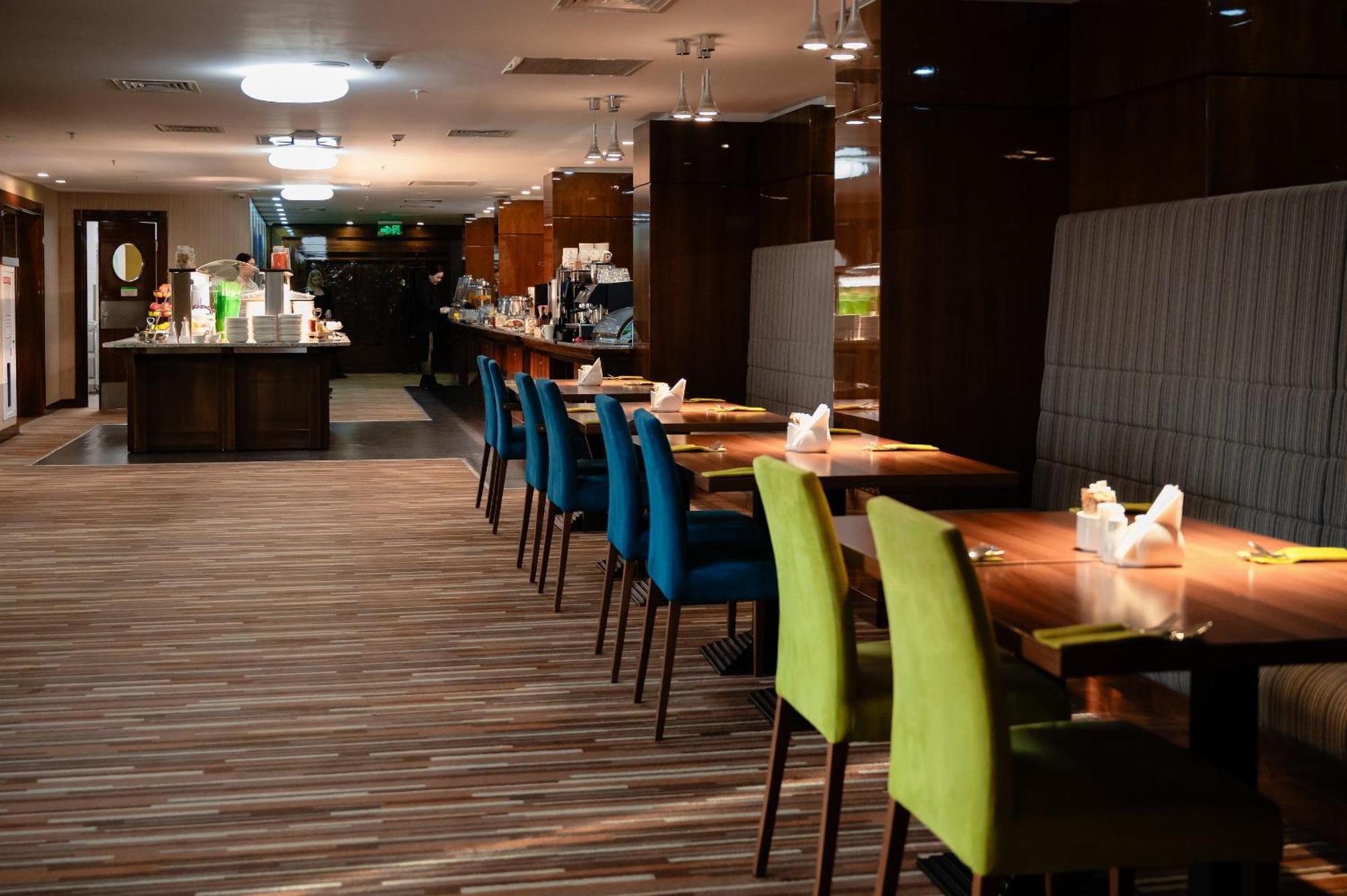 Holiday Inn Aktau By Ihg Exterior foto