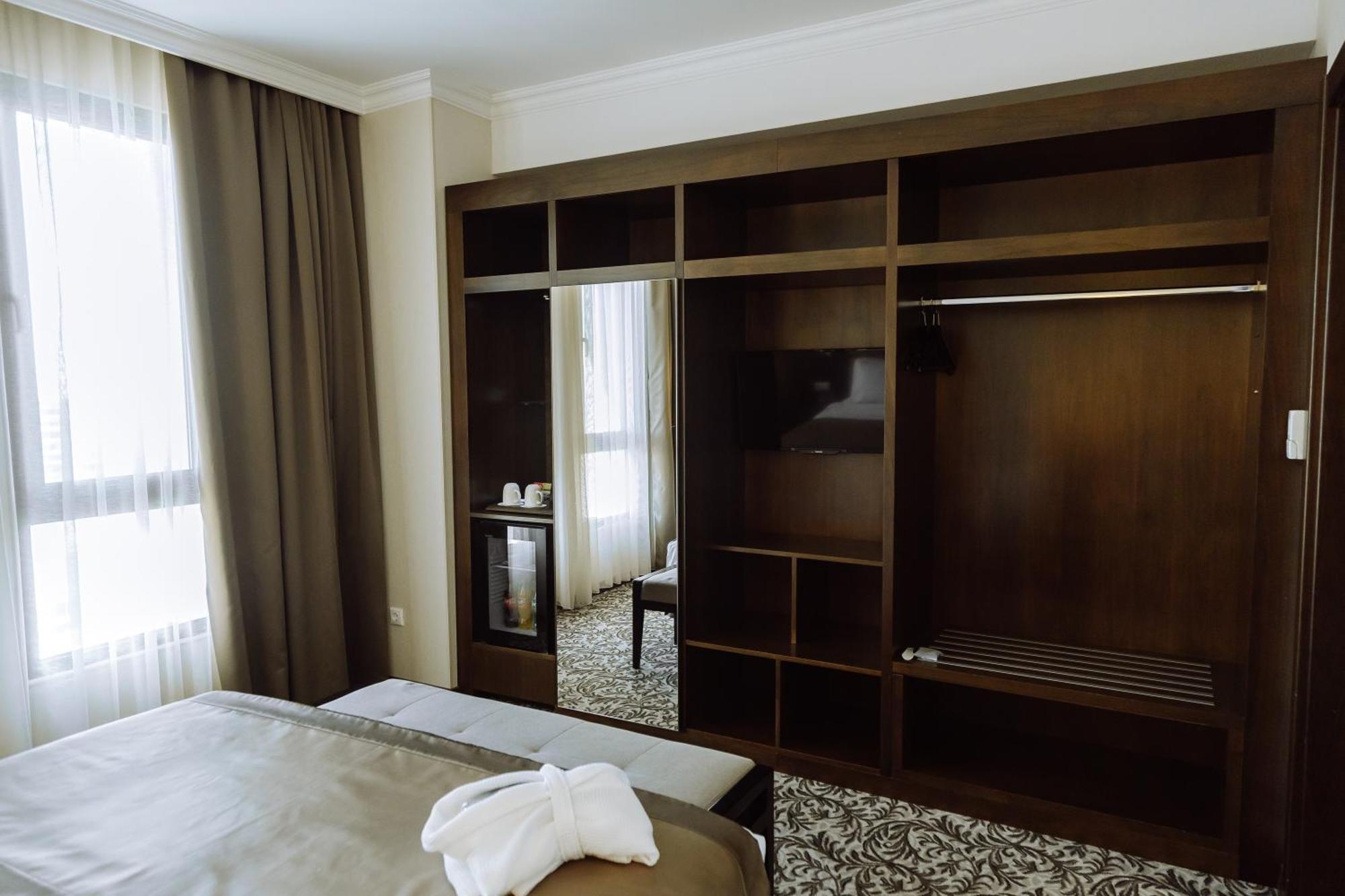 Holiday Inn Aktau By Ihg Exterior foto