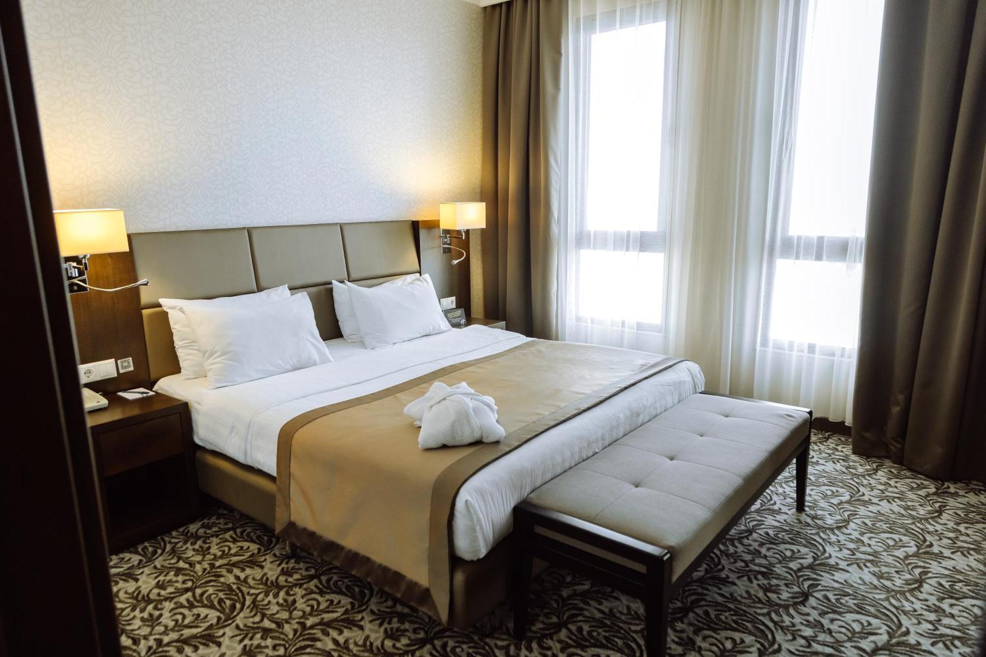 Holiday Inn Aktau By Ihg Exterior foto
