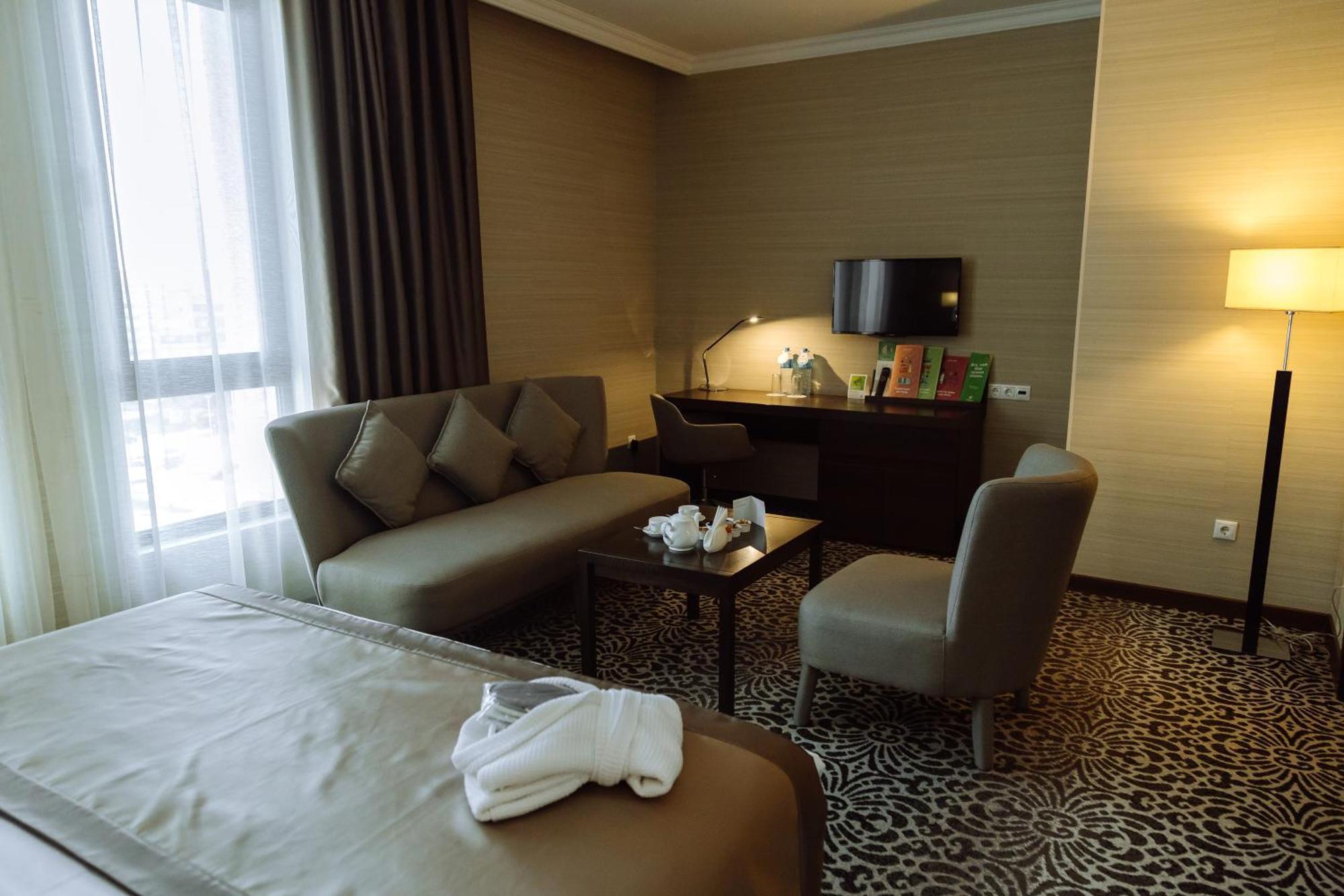 Holiday Inn Aktau By Ihg Exterior foto