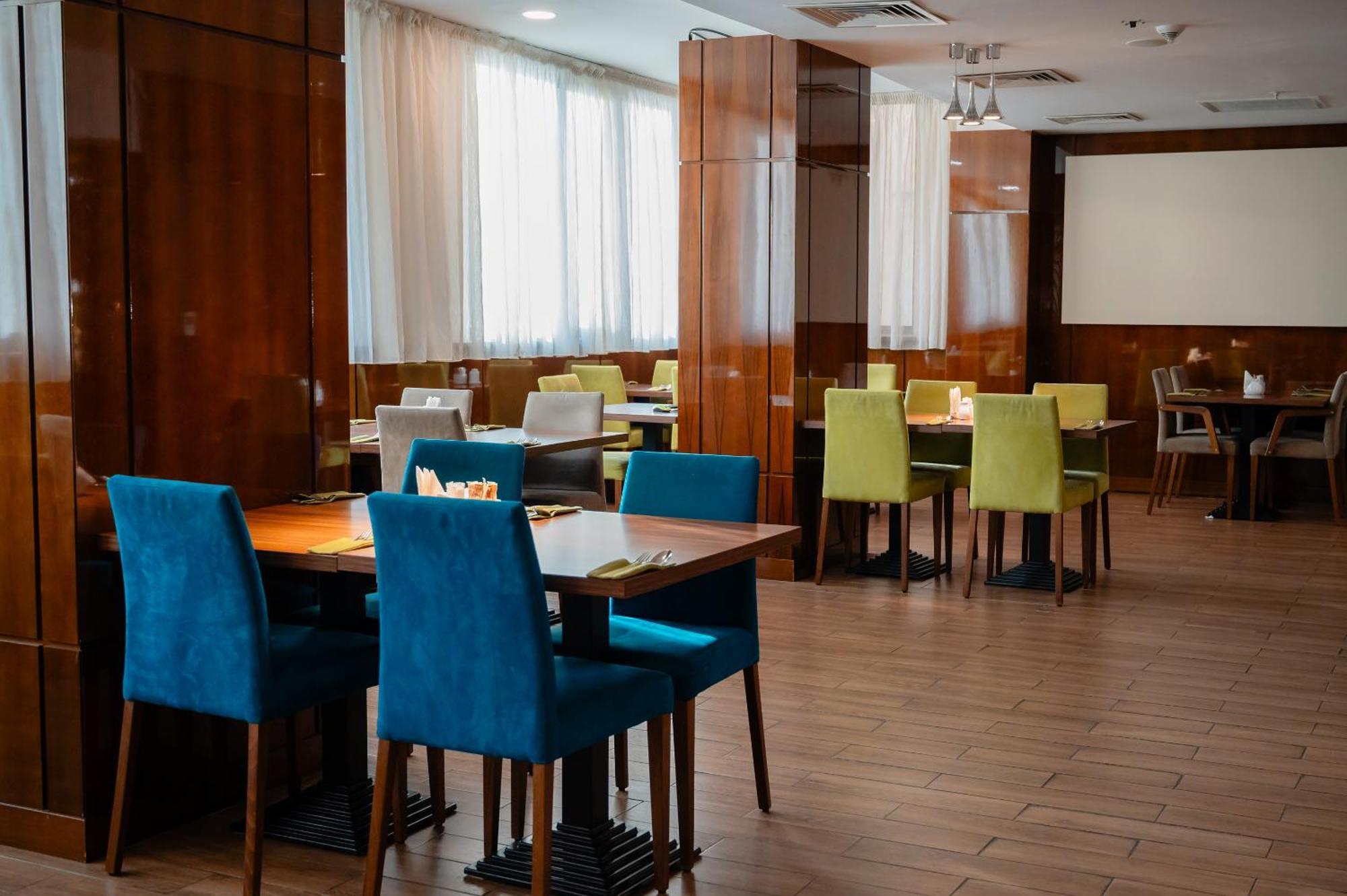 Holiday Inn Aktau By Ihg Exterior foto